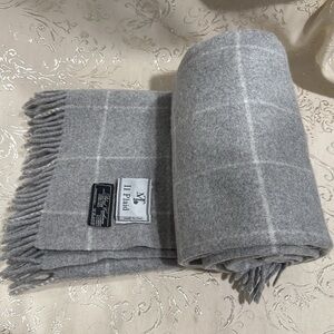Brand new CREAM GRAY TARTAN PLAID FRINGED THROW BLANKET VIRGIN WOOL CASHMERE